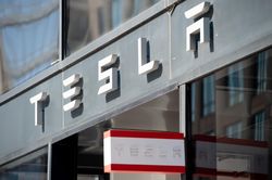 Tesla ký thỏa thuận gần 1,3 tỷ USD với các ngân hàng Trung Quốc