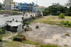 Tá hỏa phát hiện thi thể phân hủy, bốc mùi hôi thối tại bãi đất hoang