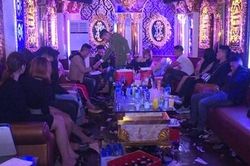 Nhóm thanh niên vào quán karaoke mở tiệc ma túy đón Noel