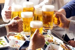 Hành vi nào bị nghiêm cấm trong Luật phòng, chống tác hại của rượu, bia?