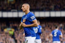 MU chiêu mộ Richarlison, Ancelotti đùng đùng nổi giận
