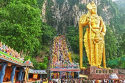 'Địa ngục' trong động tối ở Malaysia