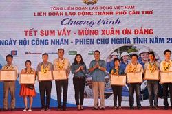 Công nhân lao động Cần Thơ vui Tết Sum Vầy