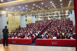 Hơn 2.000 học sinh THPT Đồng Tháp trải nghiệm một ngày là sinh viên ĐH Hồng Bàng
