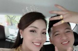 Những cô dâu nổi tiếng đeo vàng trĩu cổ, tiền tiêu 'cả quyển' trong năm 2019