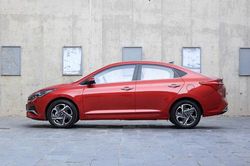 Ôtô Hyundai hộp số CVT, tiết kiệm xăng, giá hơn 300 triệu đồng