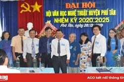 Đại hội Văn học Nghệ thuật huyện Phú Tân khóa 3