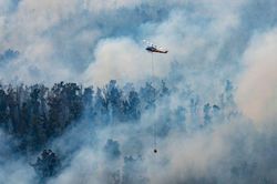 Australia sơ tán hàng nghìn cư dân và khách du lịch do cháy rừng lan rộng