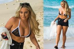 Nữ youtuber diện bikini khoe vòng một nảy nở trên bãi biển