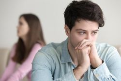 Vợ ẩn ý chê chồng 'giao ban yếu' nên nhồi cho đủ món 'ông ăn bà... hài lòng'