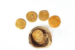 Phát hiện những đồng tiền vàng 1.200 năm tuổi tại Israel