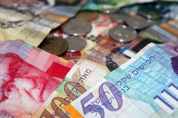 Israel khấu trừ hơn 43 triệu USD thu nhập từ thuế của Palestine