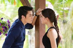 Chồng mua túi hàng hiệu tặng bồ, vợ cười khẩy 'tung chiêu' khiến chồng hoảng hồn còn 'tình yêu đích thực' nổi cơn tam bành