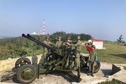 Trên trận địa 'canh trời'...