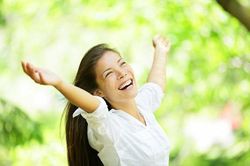 'Lột xác' sau 10 năm sống chung với chồng nghiện