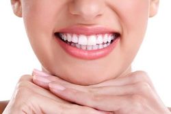 Cách làm trắng răng tuyệt vời với những nguyên liệu từ thiên nhiên