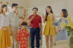 Giới trẻ hiện đại làm mới ngày Tết truyền thống thế nào?