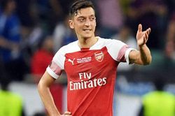 Arsenal: Oezil hồi sinh, nhưng được bao lâu?