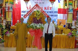 Phật giáoQ.8 kiên quyết bài trừ nạn mê tín, khất thực phi pháp