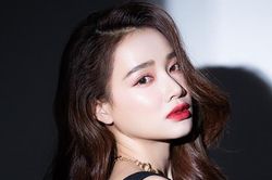 Nhã Phương ngày càng đẹp mặn mà sau một năm lên chức mẹ bỉm sữa