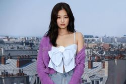 Chi Pu và dàn mỹ nhân nổi tiếng phối đồ thế nào với sắc tím già dặn?
