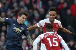 Ngoại hạng Anh vòng 21: Arsenal gieo sầu cho MU. Man City, Liverpool tịnh tiến