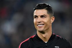 Cristiano Ronaldo sắp gia hạn hợp đồng với Juventus đến năm 2023