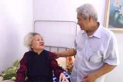 Tận tụy gắn bó với cộng đồng dân cư