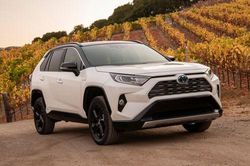 Chi tiết xe SUV bán chạy nhất của Toyota