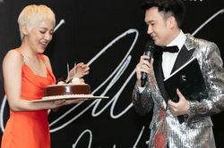 Bảo Anh diện váy ngắn cùng tóc nhuộm màu cực cá tính, bất ngờ tổ chức sinh nhật cho Dương Triệu Vũ