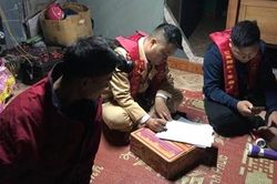 Cục CSGT bắt quả tang 6 tàu hút trộm cát rạng sáng đầu năm mới