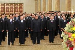 Nhà lãnh đạo Triều Tiên Kim Jong-un viếng Cung Thái Dương nhân dịp Năm mới