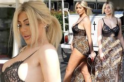 Chloe Ferry mặc áo ngực ren khoe ngực đầy 'bỏng mắt'