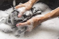 Dân mạng đang tranh cãi gắt gao vì câu hỏi có nên giặt đồ ngày đầu năm mới