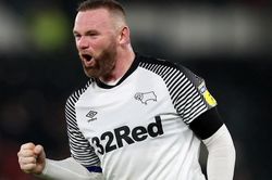 Rooney để lại dấu ấn trong ngày trở lại bóng đá Anh