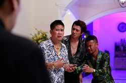 VIDEO Đạo diễn Lưu Huỳnh 'tái xuất' với phim Tết 'Tiền nhiều để làm gì'