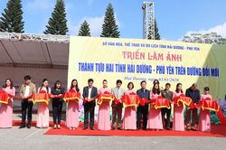 Triển lãm ảnh thành tựu hai tỉnh Hải Dương - Phú Yên trên đường đổi mới