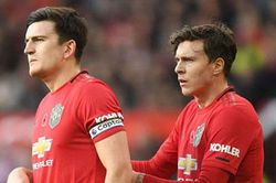 'Maguire và Lindelof không đủ tốt, hãy gọi lại Smalling'
