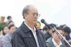 Cựu Chủ tịch Đà Nẵng khai giữ súng đạn trong nhà do phụ trách mảng 'hơi tế nhị'