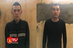 Ổ nhóm 'tín dụng đen' găm vũ khí quân dụng để 'phòng thân'