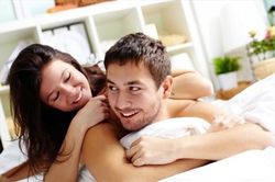 Vợ lộn ruột vì chồng yếu sinh lý nhưng chém gió khoe khỏe 'như đúng rồi'
