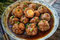 Cuối tuần nào con tôi cũng đòi mẹ làm thịt bọc trứng cút vì vừa ngon vừa lạ miệng