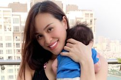 Siêu mẫu Phương Mai chia sẻ về cuộc sống 'bỉm sữa' sau 6 tuần sinh con