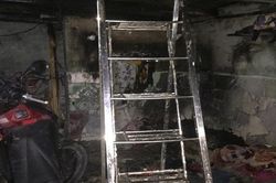 Mâu thuẫn với người tình, người đàn ông chốt cửa đốt phòng trọ