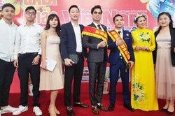 'Nghệ sĩ bình dân' Ngọc Sơn mang tình yêu bóng đá Việt Nam ra châu Âu