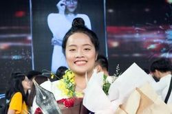 Nữ sinh chuyên Lê Hồng Phong đăng quang Én Vàng học đường