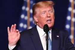 TT Trump dọa trừng phạt 'chưa từng thấy' với Iraq nếu bị buộc rút quân