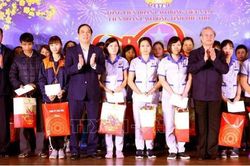 Tặng hơn 1.000 suất quà cho công nhân có hoàn cảnh khó khăn