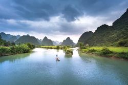 Chỉ có bạn mới có quyền chọn lựa chọn cách sống cho mình, cũng chỉ có bạn mới quyết định được giá trị của bản thân