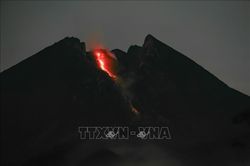 Núi lửa Merapi 'tỉnh giấc'